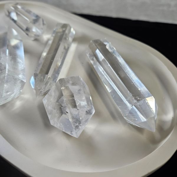 Amadi Bijoux in Primo Clear Quartz - Image 2